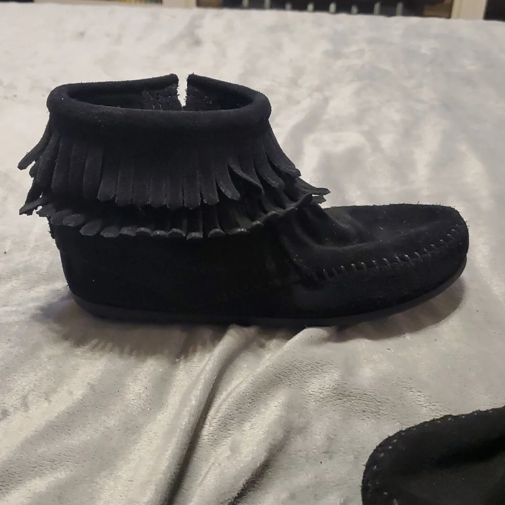 Minnetonka moccasins size